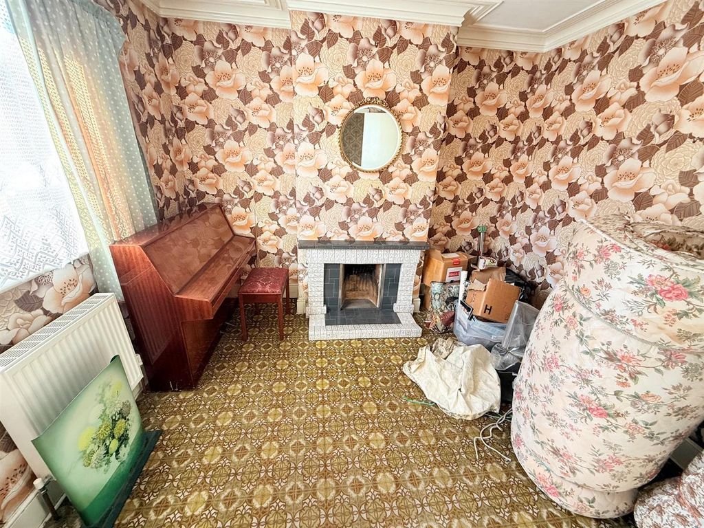 Property photo 2 of 11 Sitting Room