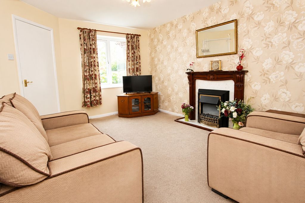 Property photo 2 of 9