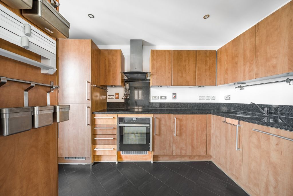 Property photo 3 of 12 988015 (4)