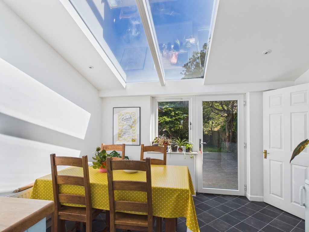 Property photo 3 of 15 Dining Area