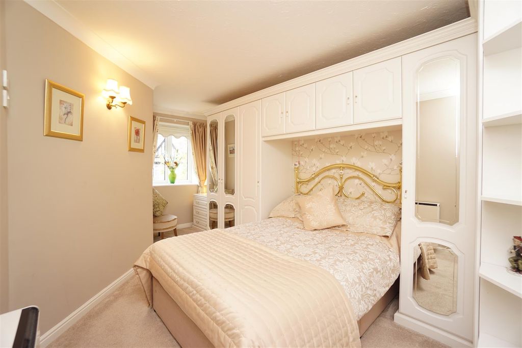 Property photo 2 of 8