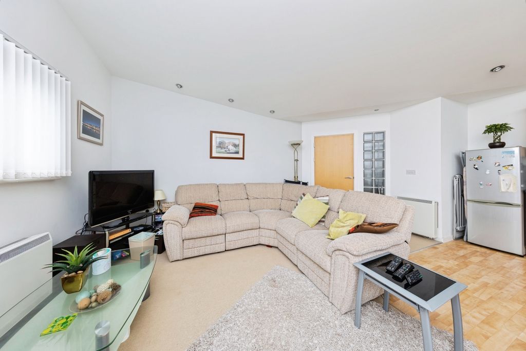 Property photo 3 of 15 Pbox-Img.Jpg