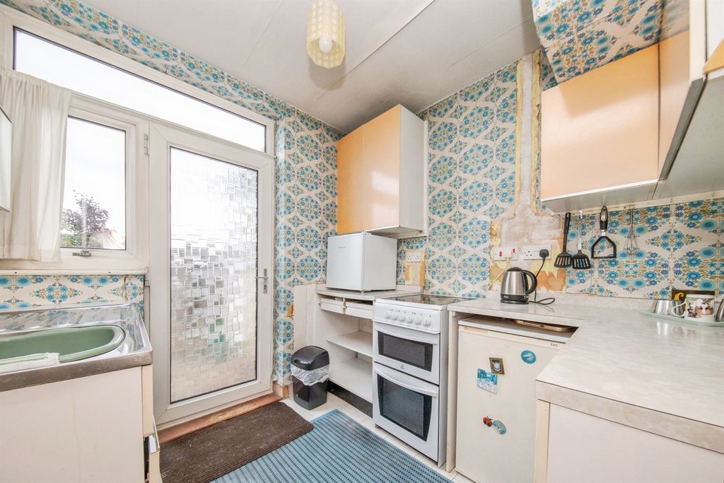 Property photo 2 of 13