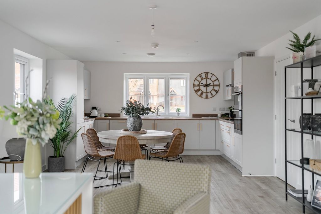 Property photo 3 of 23