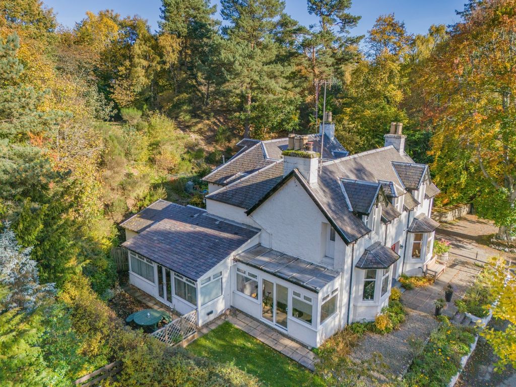 Property photo 3 of 39 Glenquoich