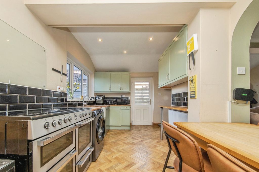 Property photo 3 of 20 Pbox-Img.Jpg