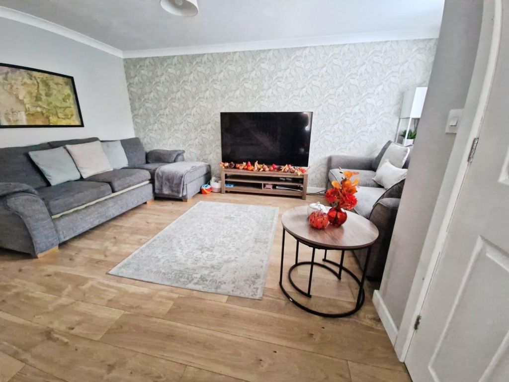 Property photo 2 of 14 17c81214-1000082041.Jpg