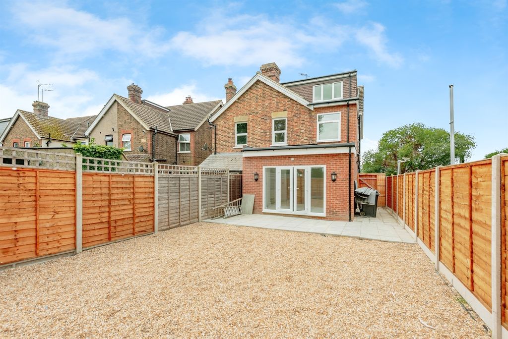 Property photo 3 of 15