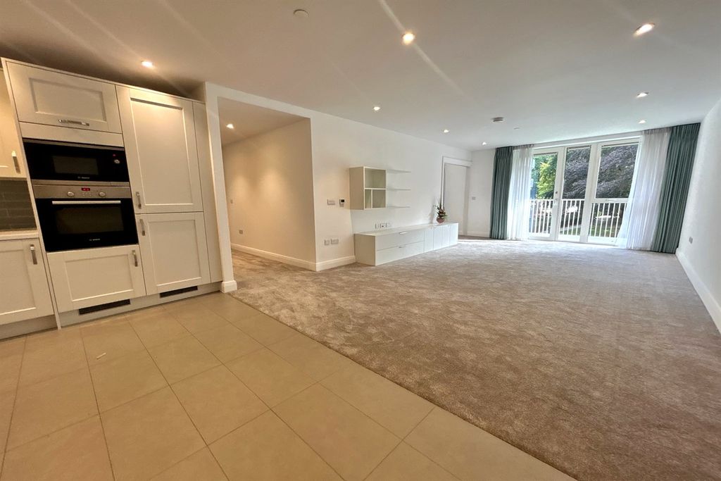 Property photo 3 of 16 Living Room