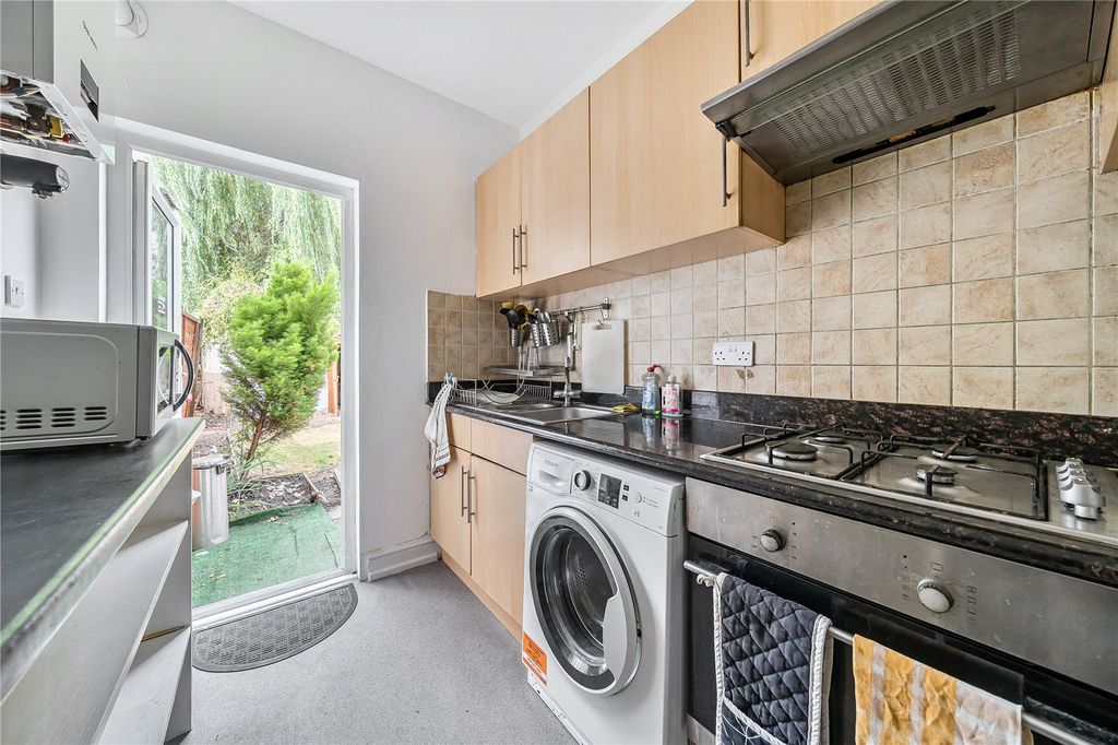 Property photo 2 of 10 Kitchen
