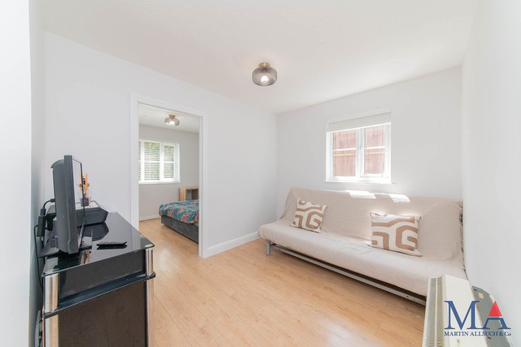 Property photo 2 of 18