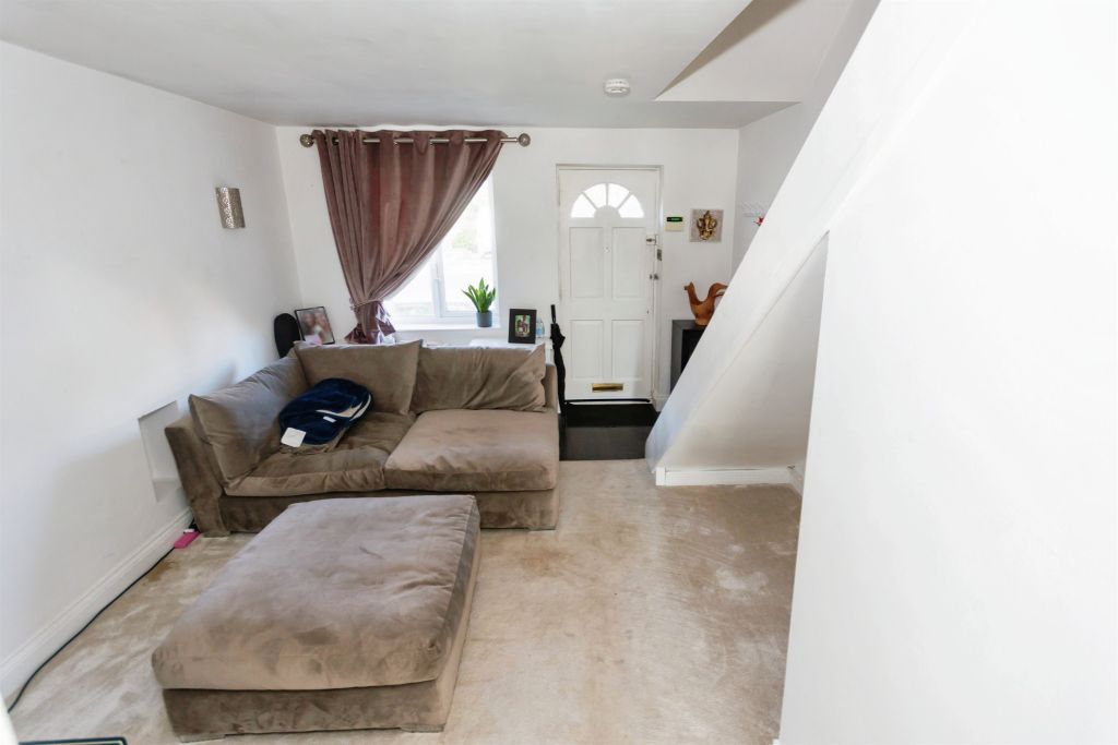 Property photo 2 of 25
