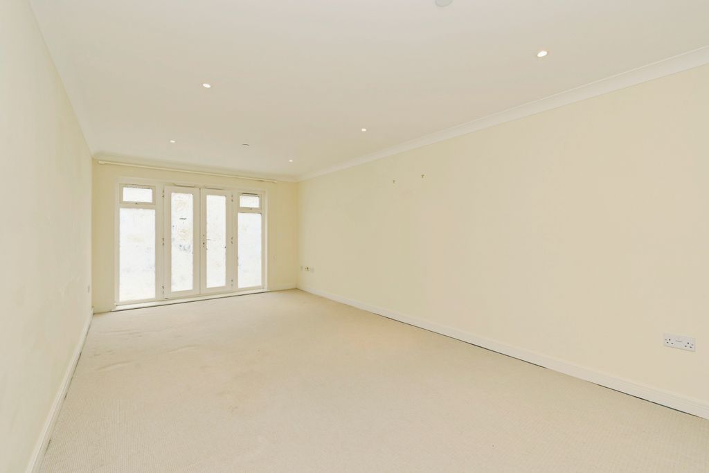Property photo 1 of 20 1831977-11