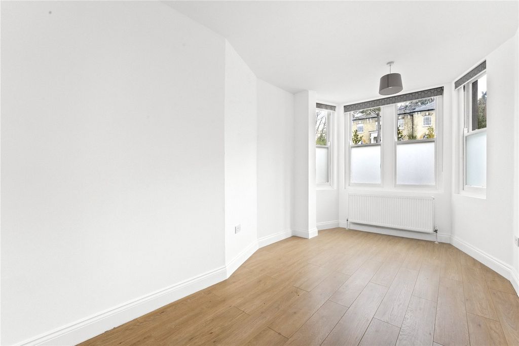 Property photo 3 of 24 Picture No. 04