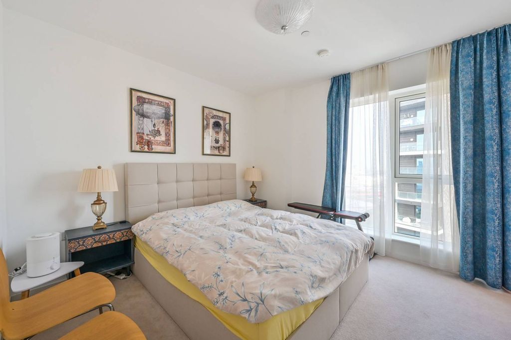 Property photo 2 of 11