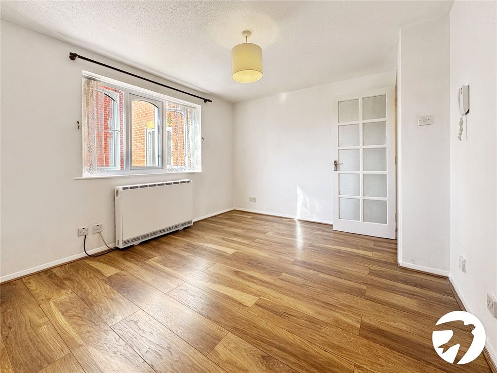 Property photo 3 of 7 Picture No. 02