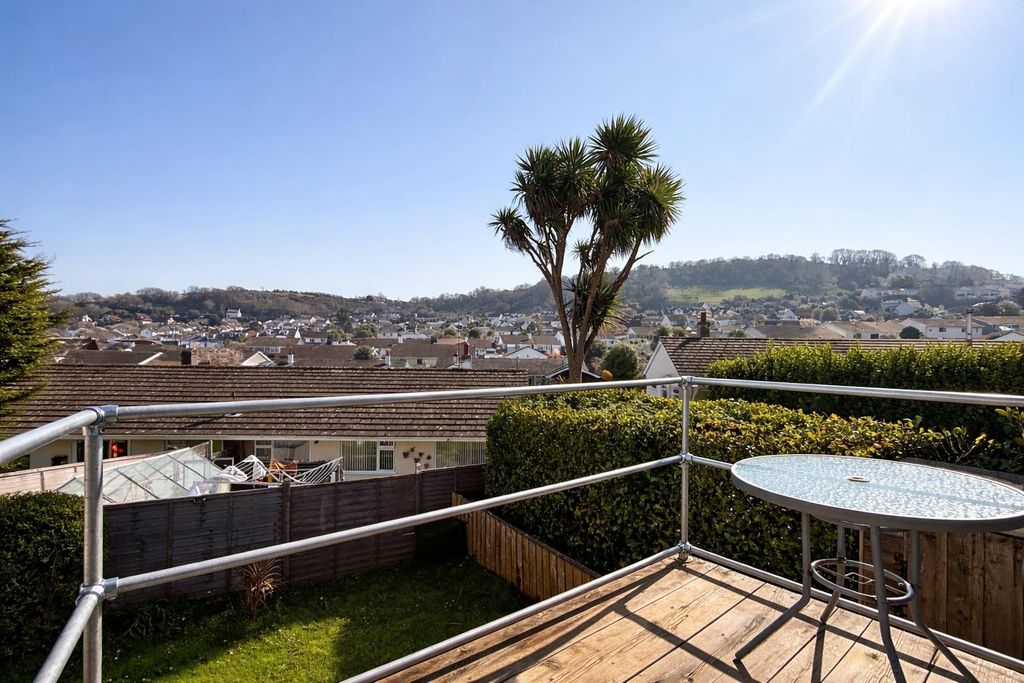 Property photo 2 of 13 Balcony.Png