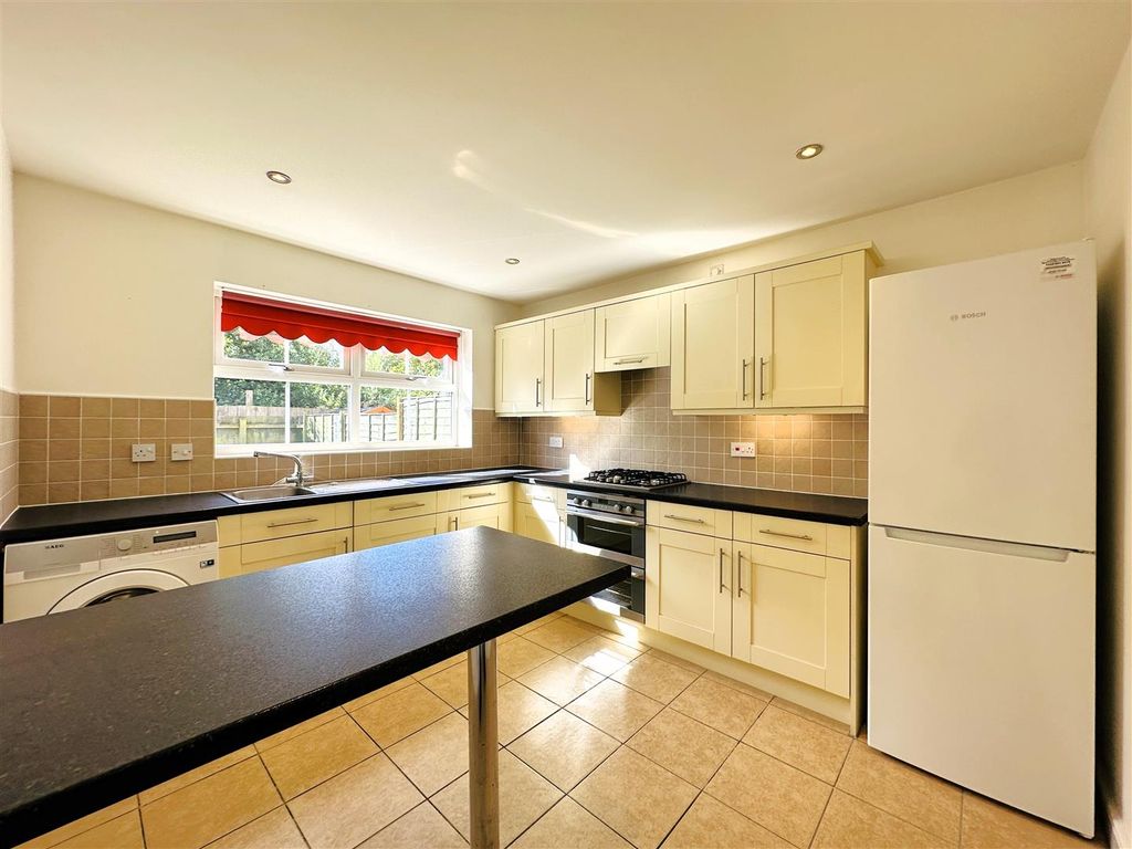 Property photo 2 of 12 Kitchen Diner.Jpg