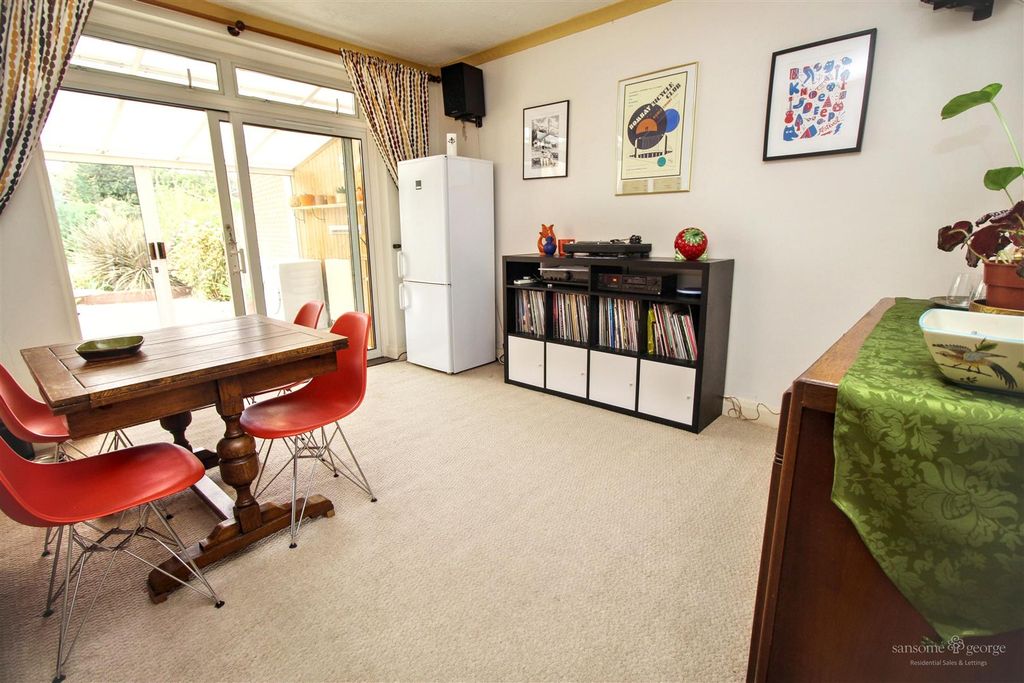 Property photo 3 of 18 Dining Room