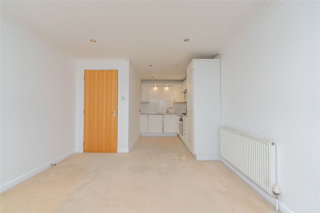 Property photo 3 of 18 Lounge/Kitchen Alt