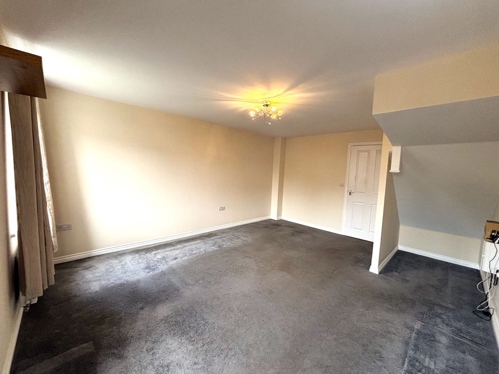 Property photo 3 of 13 Living Room