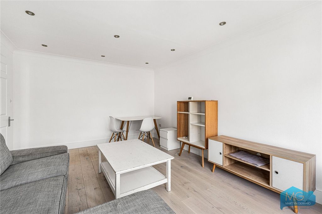 Property photo 3 of 11 Picture No. 37