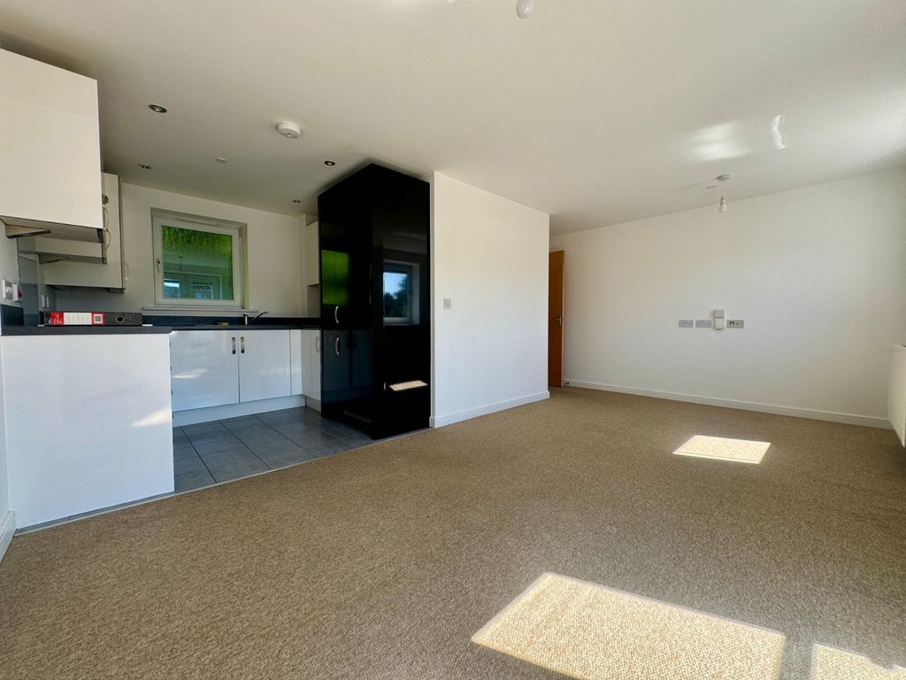 Property photo 2 of 9 Picture No. 10