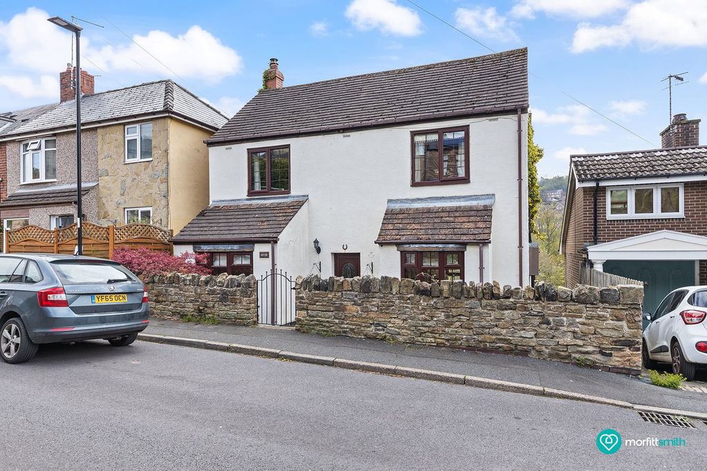 Property photo 1 of 32