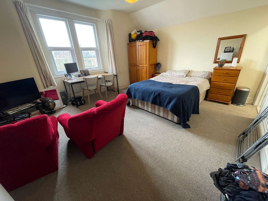 Property photo 1 of 4