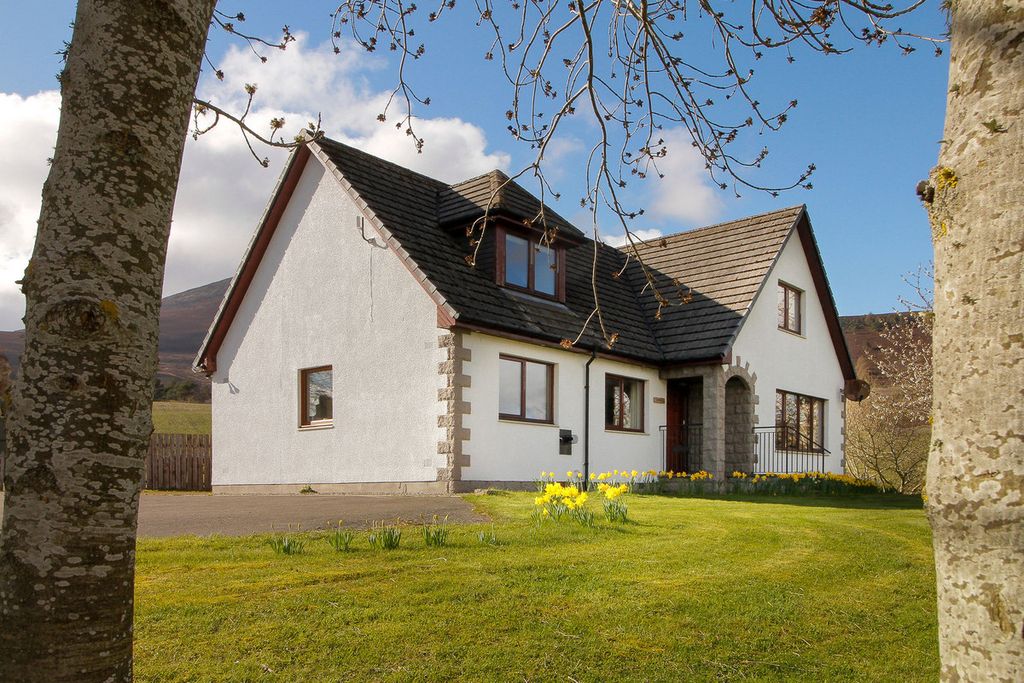 Property photo 3 of 46