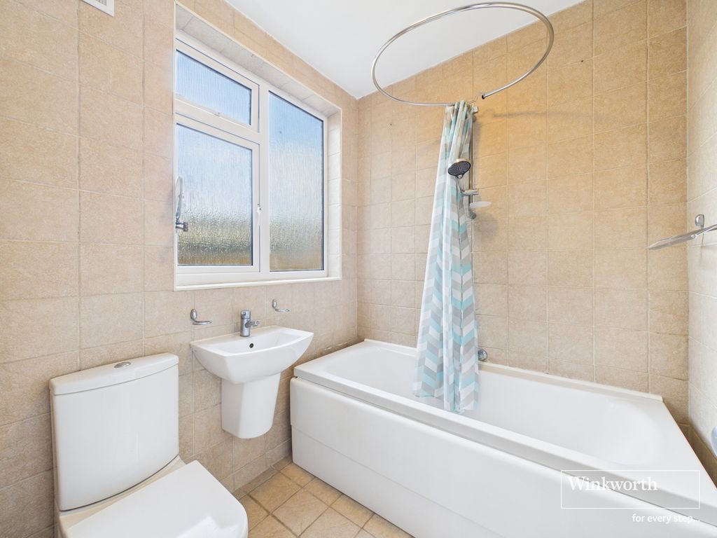 Property photo 2 of 8 Bathroom