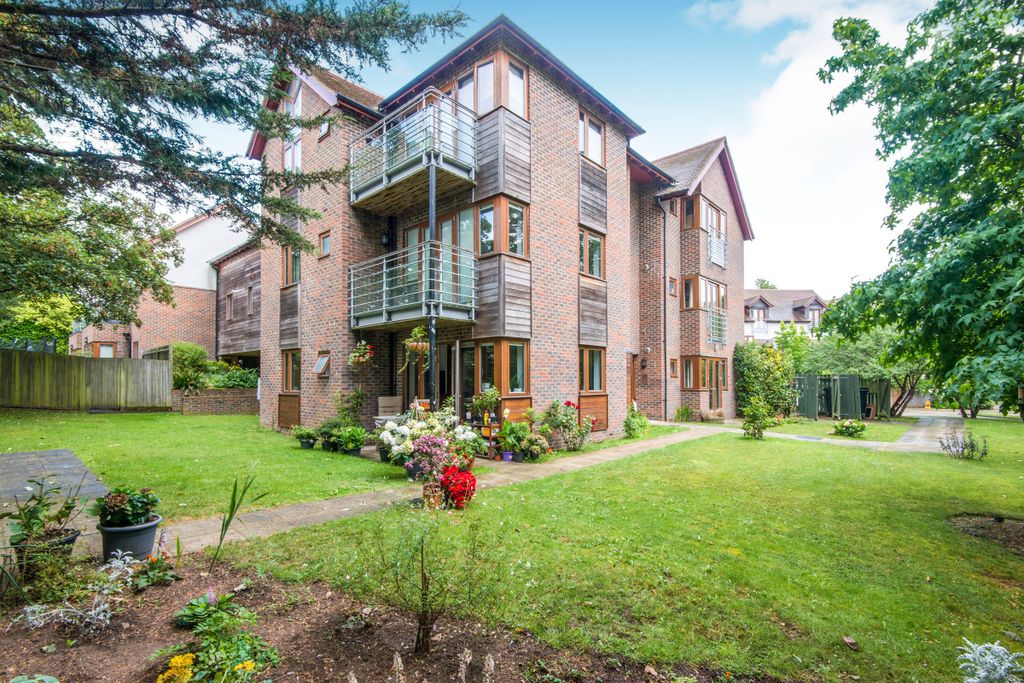 Property photo 1 of 8 A69Afa75-3B60-466d-9