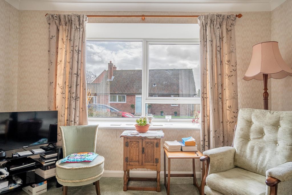 Property photo 3 of 9 Living Room