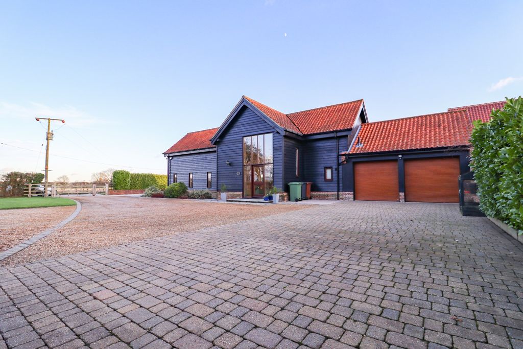 Property photo 2 of 36 3684065