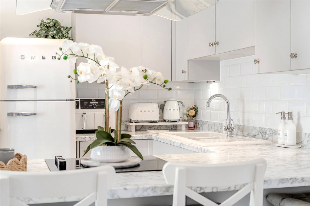 Property photo 3 of 17 Picture No. 02