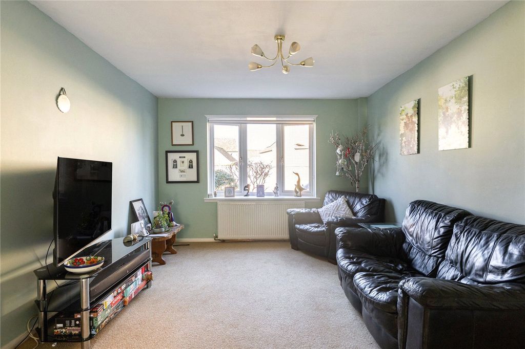 Property photo 2 of 12 Sitting Room