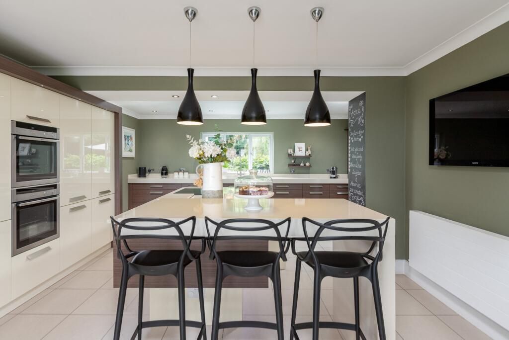 Property photo 2 of 3