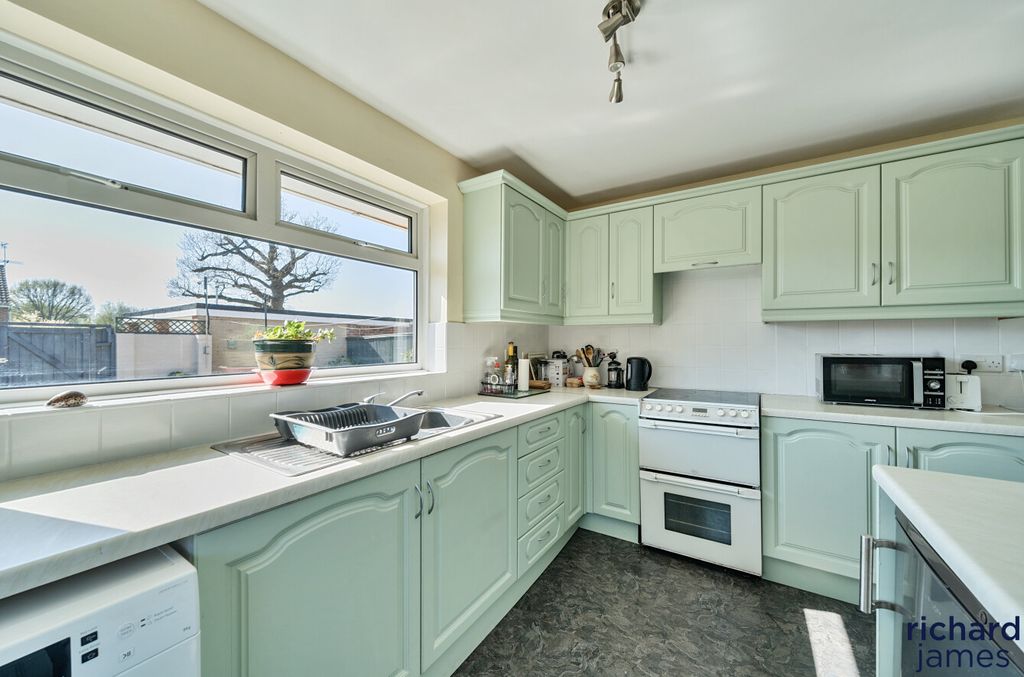 Property photo 2 of 18 8707076B38Ec4B43864B2241B5A51321