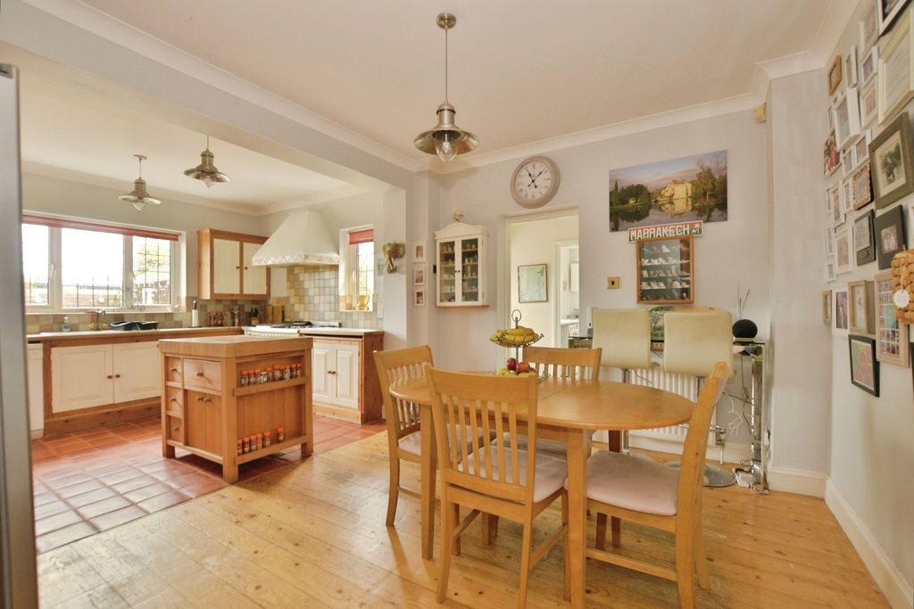 Property photo 3 of 19 Pbox-Img.Jpg