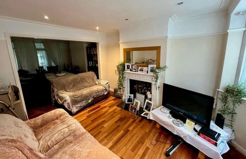 Property photo 2 of 12