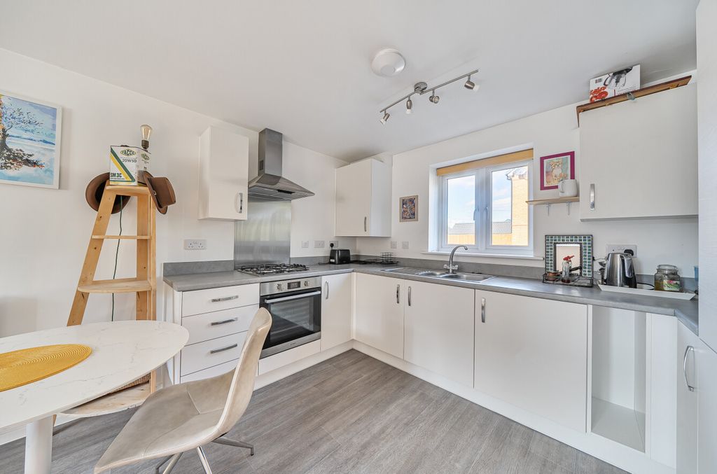 Property photo 1 of 9 1353836-5-68Dbfa1...