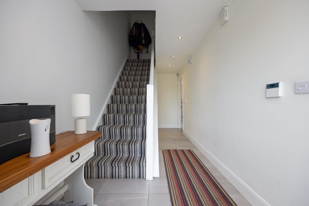 Property photo 3 of 27 18 Pheasant Hill 16.Jpg