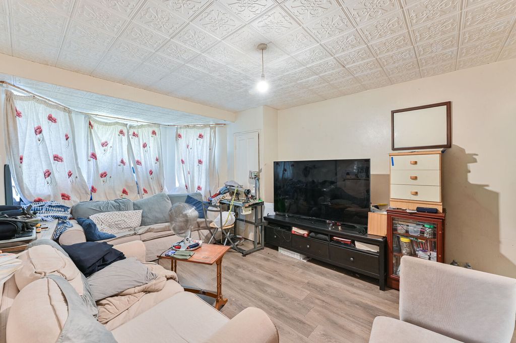 Property photo 2 of 6