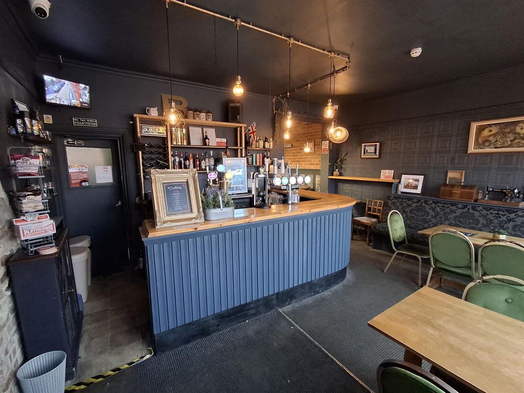 Property photo 1 of 6 Photo 0