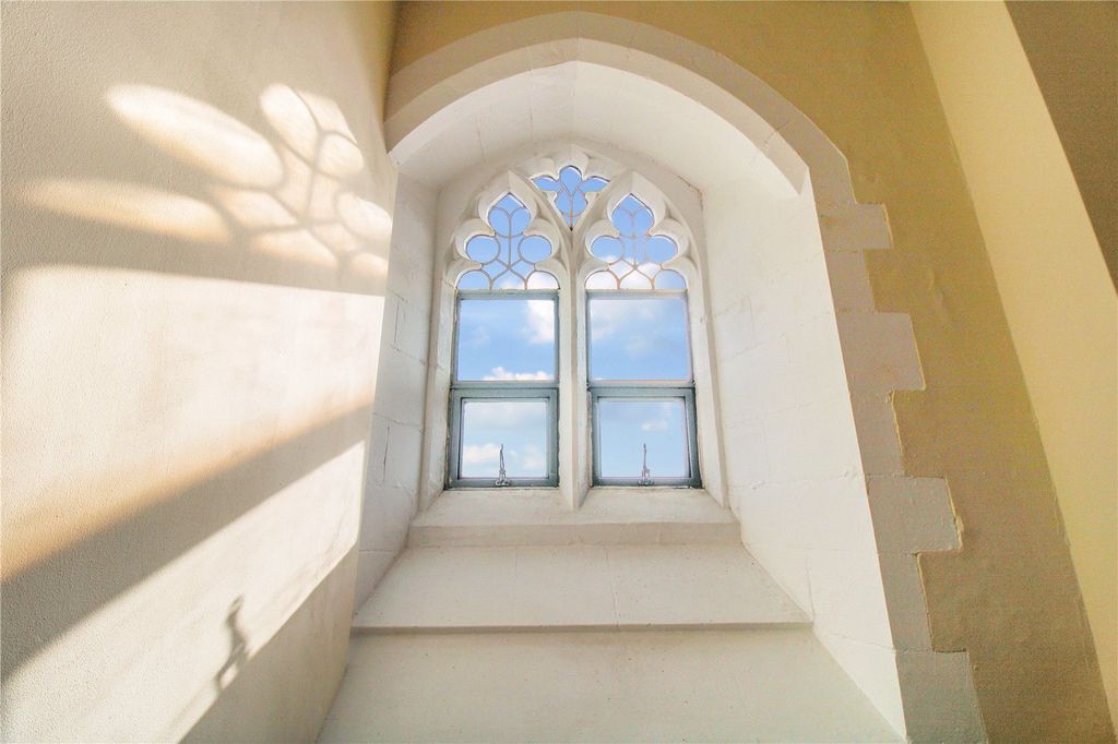 Property photo 3 of 11 Window