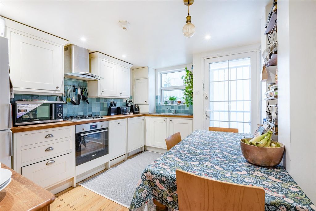 Property photo 2 of 12 Kitchen/Diner