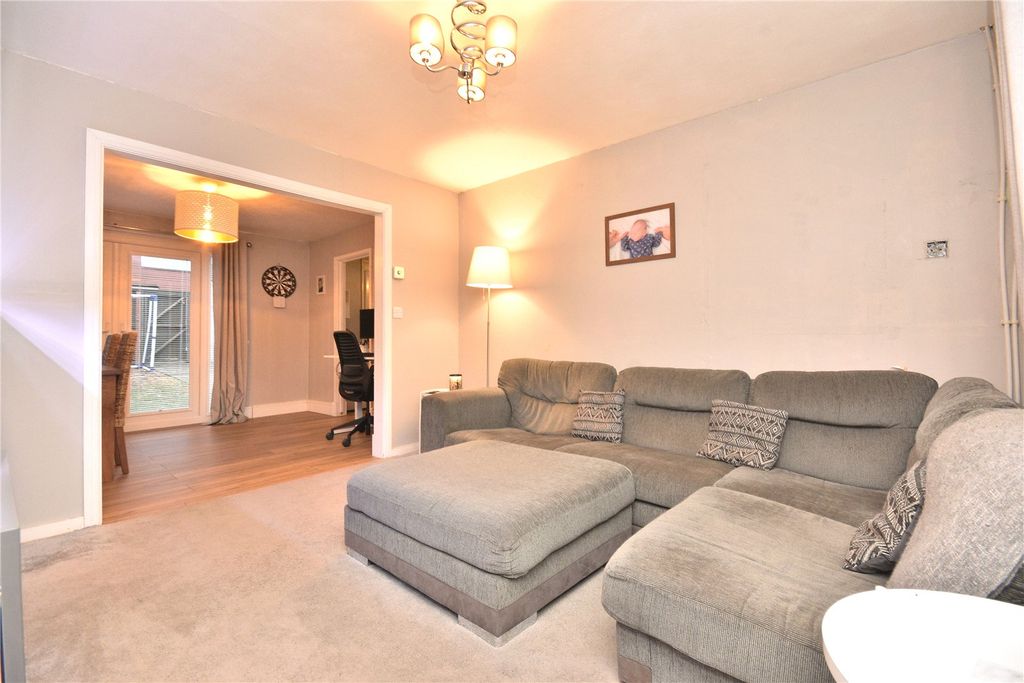 Property photo 2 of 17 Picture No. 11