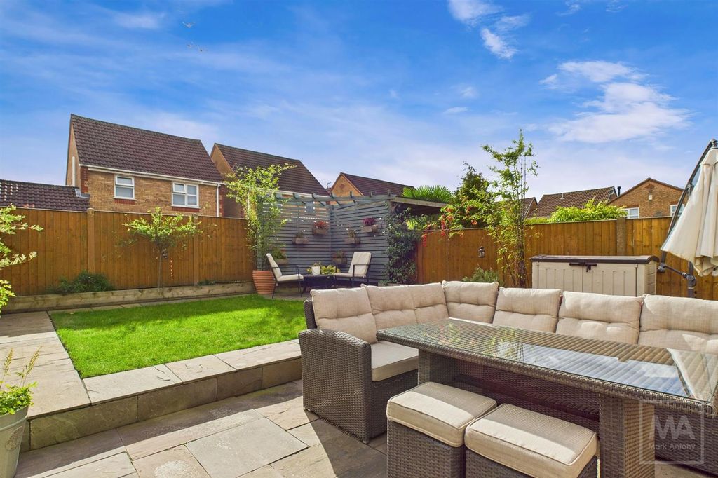 Property photo 3 of 22 Garden