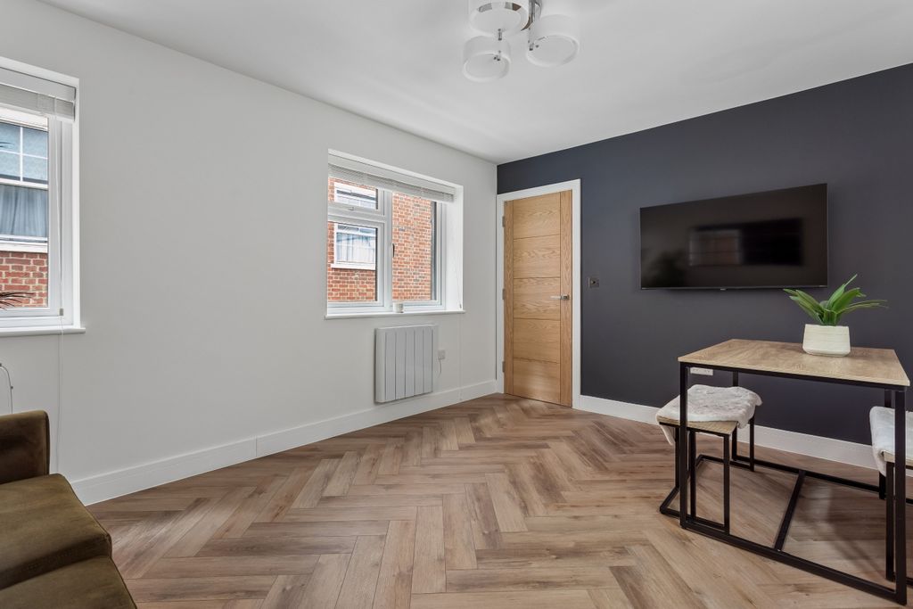 Polygon Road, London NW1 photo 4