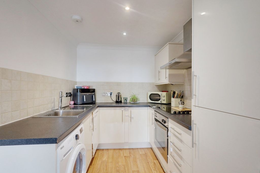 Property photo 2 of 13